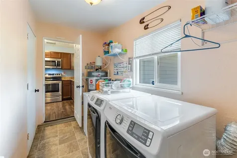 519 S 92nd Tacoma WA 98444