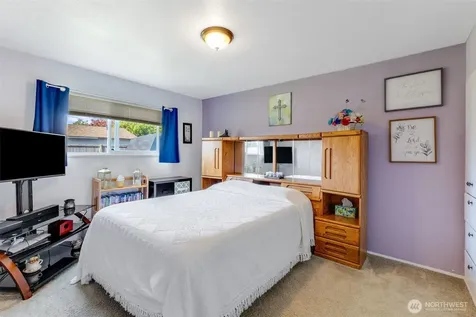 519 S 92nd Tacoma WA 98444