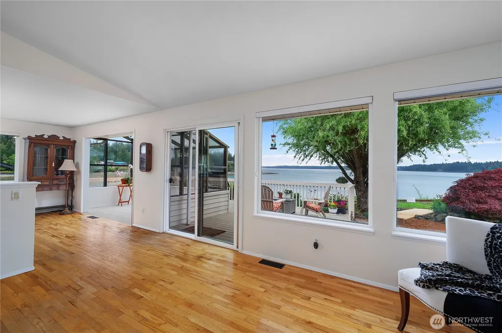 4030 SE Kamilche Point Road Shelton WA 98584