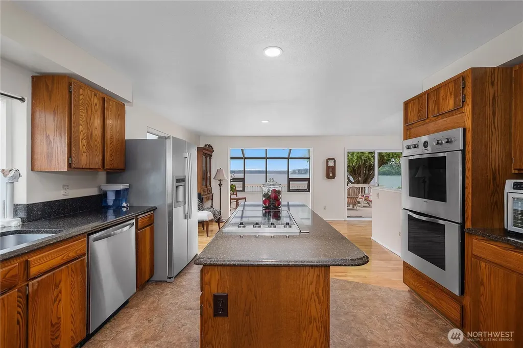 4030 SE Kamilche Point Road Shelton WA 98584