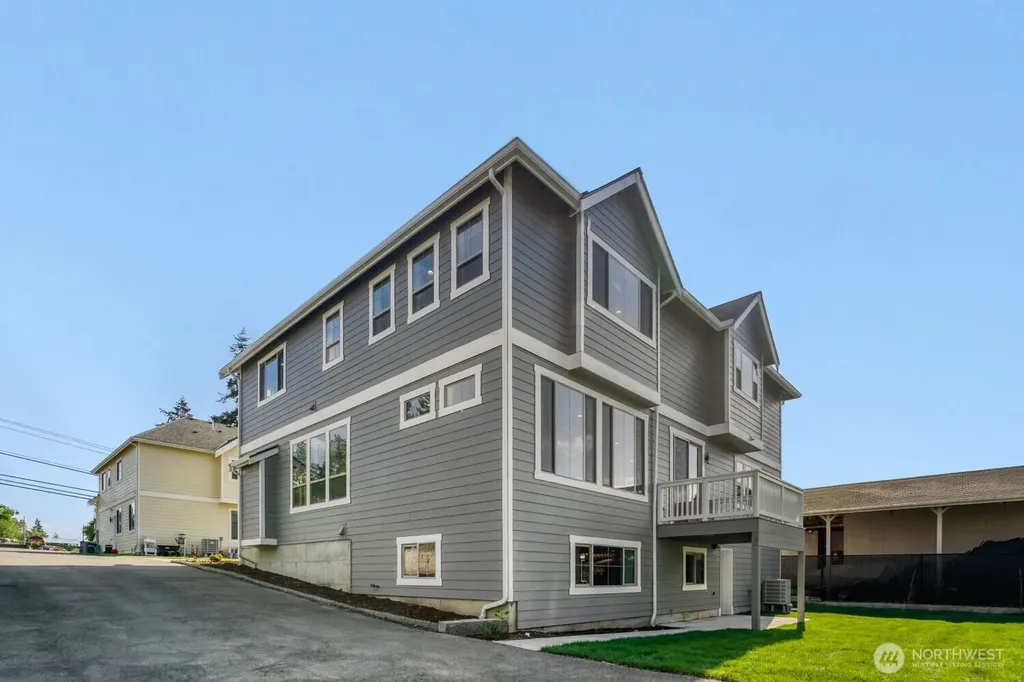 3418 S 164th Street Seatac WA 98188