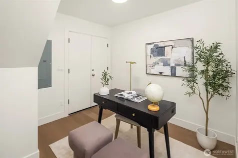 4419 2nd Avenue NE Seattle WA 98105