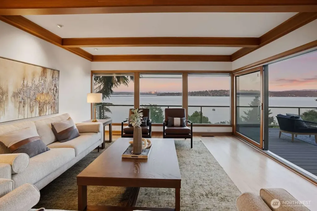 2514 Shoreland Drive S Seattle WA 98144