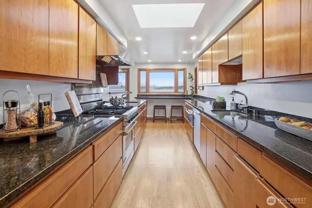 2514 Shoreland Drive S Seattle WA 98144
