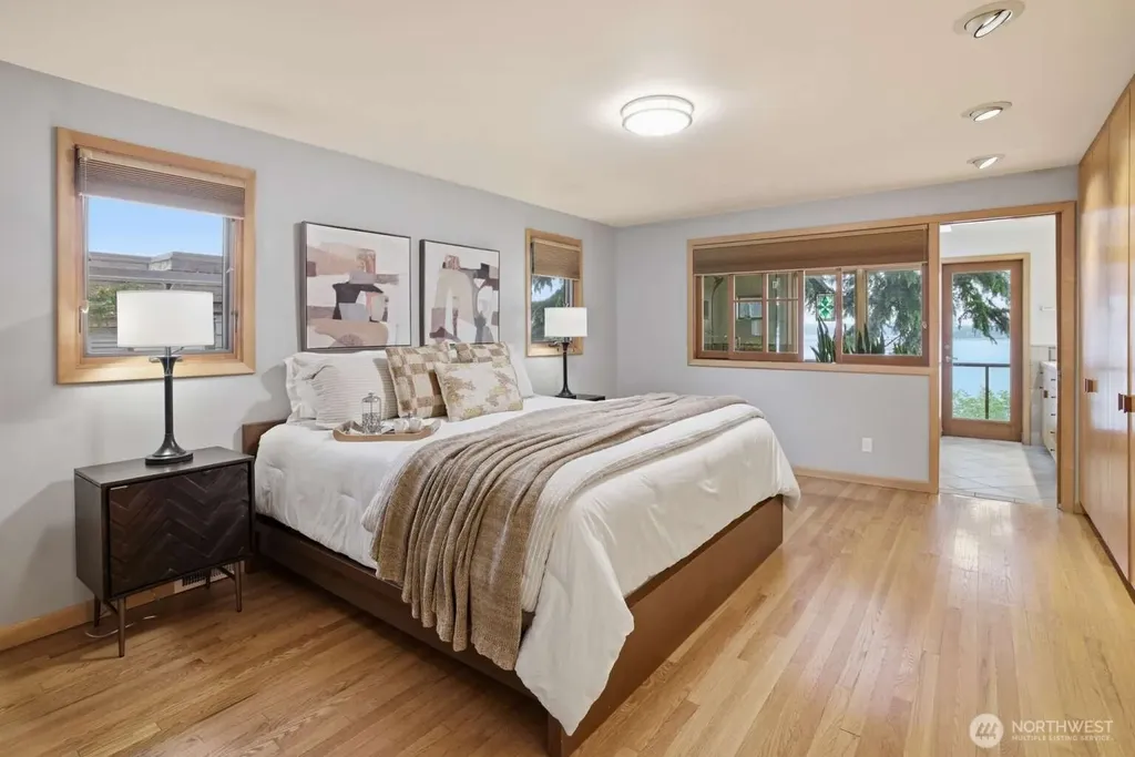 2514 Shoreland Drive S Seattle WA 98144