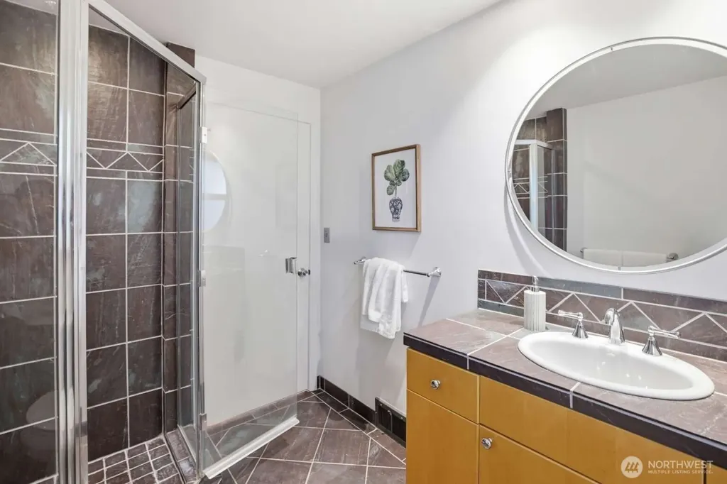 2514 Shoreland Drive S Seattle WA 98144