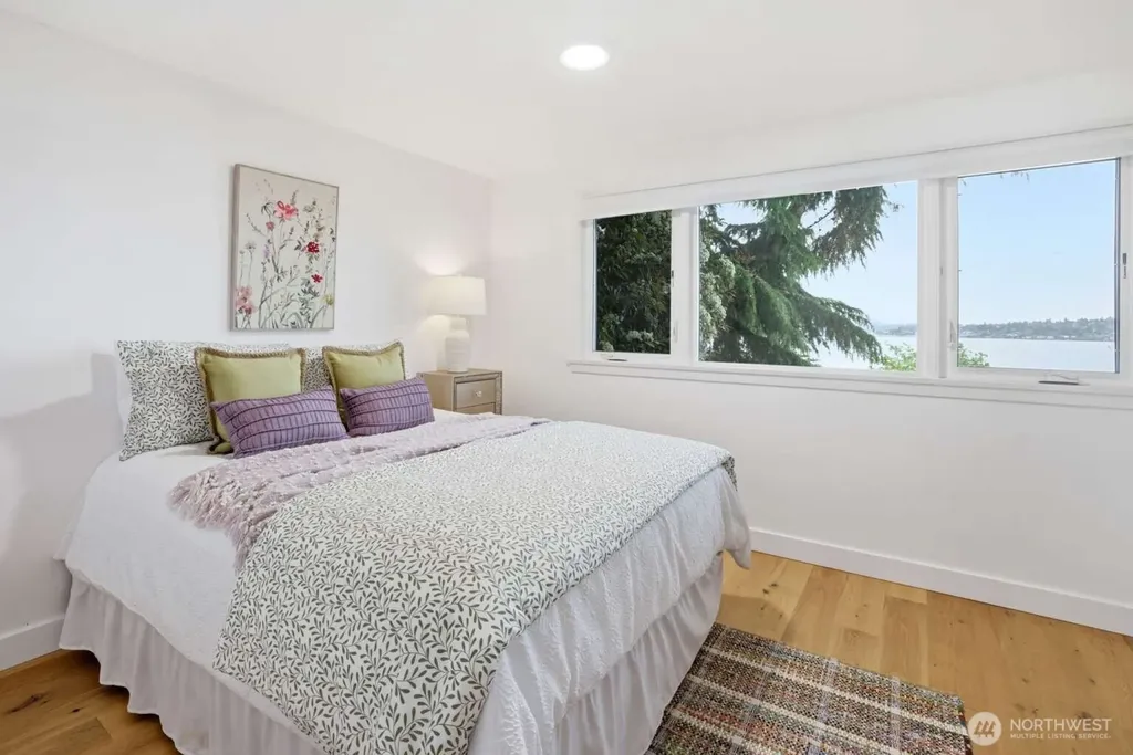 2514 Shoreland Drive S Seattle WA 98144