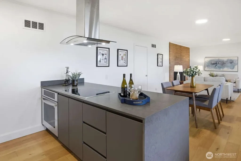 2514 Shoreland Drive S Seattle WA 98144