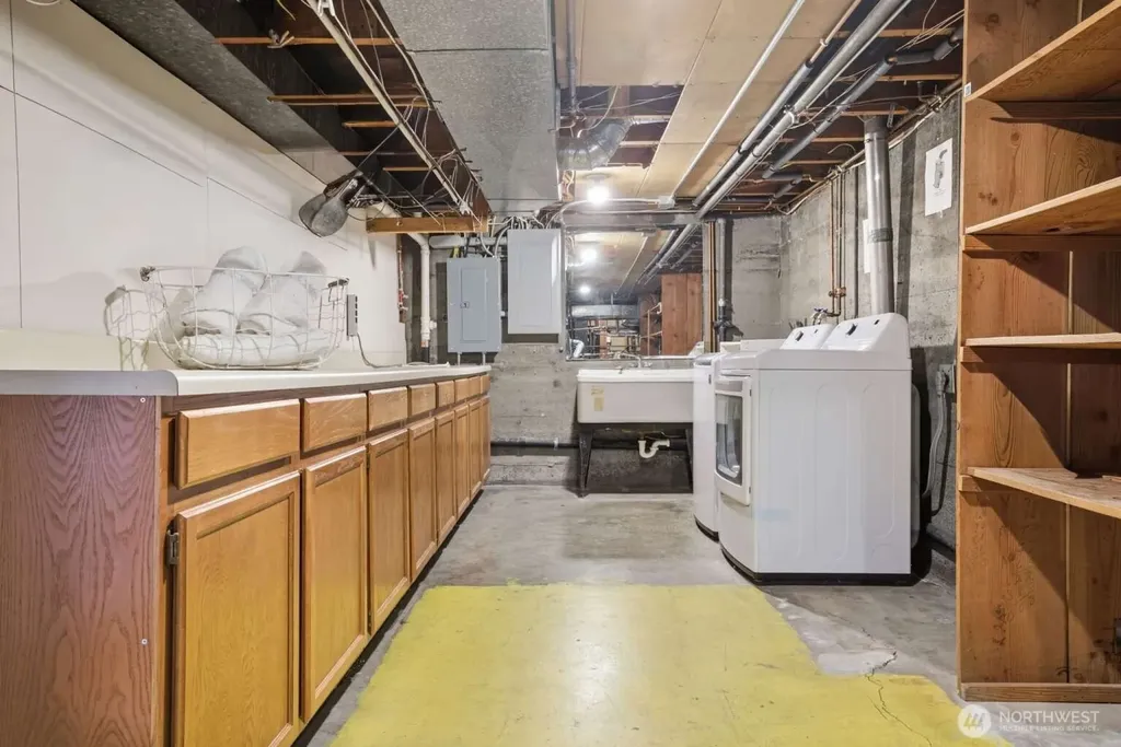 2514 Shoreland Drive S Seattle WA 98144