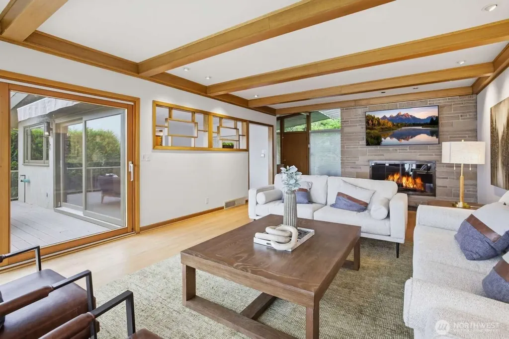 2514 Shoreland Drive S Seattle WA 98144
