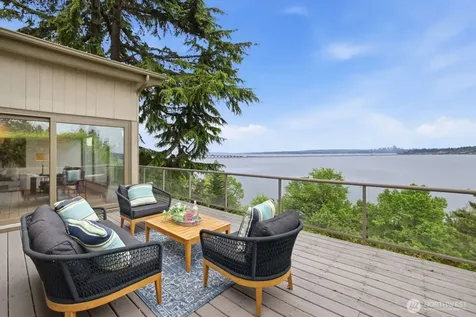 2514 Shoreland Drive S Seattle WA 98144