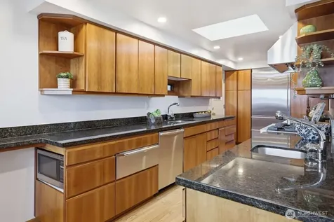 2514 Shoreland Drive S Seattle WA 98144