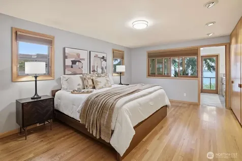 2514 Shoreland Drive S Seattle WA 98144