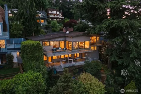 2514 Shoreland Drive S Seattle WA 98144