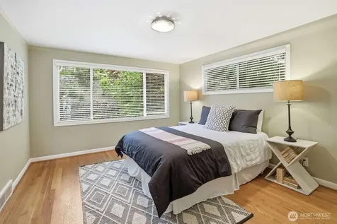 2514 Shoreland Drive S Seattle WA 98144