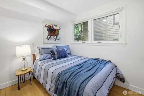 2514 Shoreland Drive S Seattle WA 98144