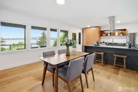 2514 Shoreland Drive S Seattle WA 98144