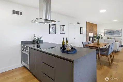 2514 Shoreland Drive S Seattle WA 98144