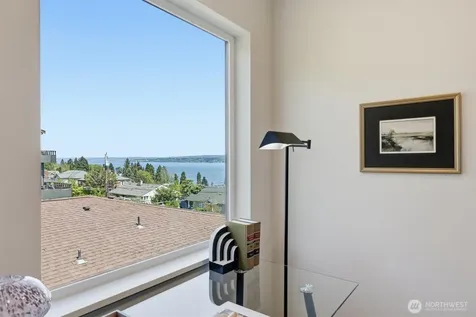 909 32nd Avenue S Seattle WA 98144