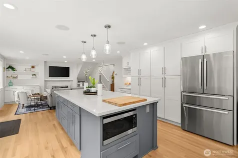 32 Cascade Key Bellevue WA 98006