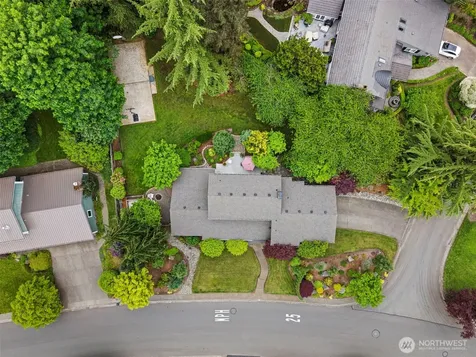 32 Cascade Key Bellevue WA 98006