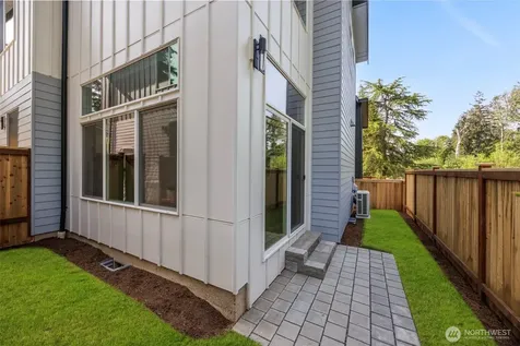 8407 NE 137th Street Kirkland WA 98034