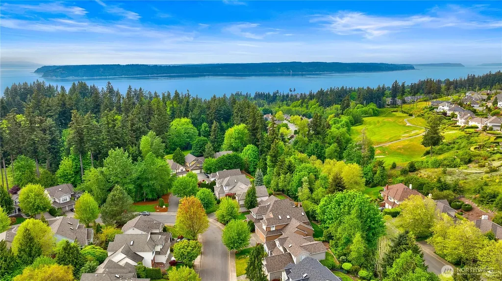 6041 Championship Circle Mukilteo WA 98275