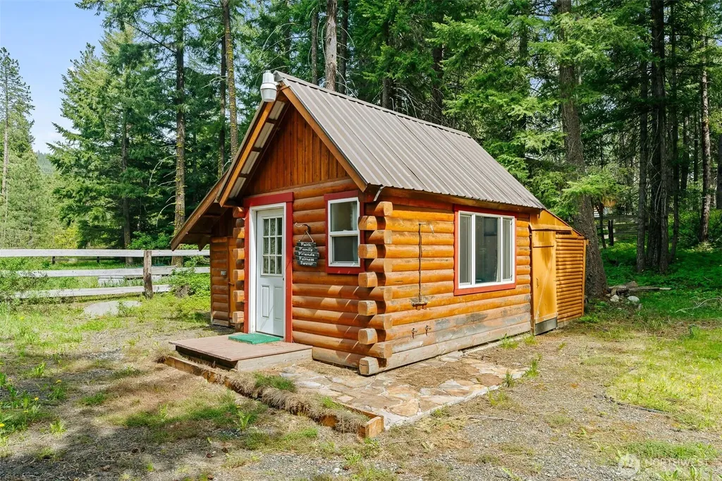 40 Lake Cle Elum Dam Road Ronald WA 98940