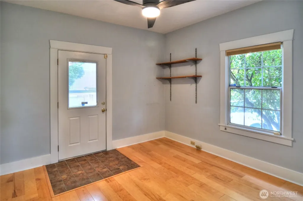 654 W Main Street Monroe WA 98272