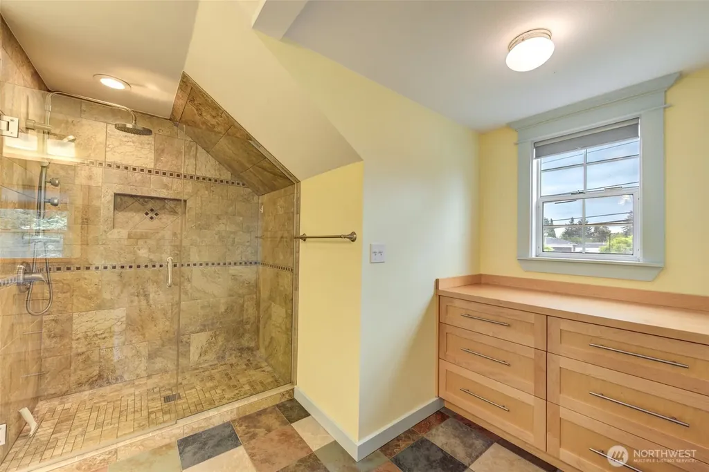 654 W Main Street Monroe WA 98272
