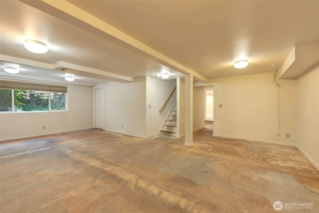 654 W Main Street Monroe WA 98272