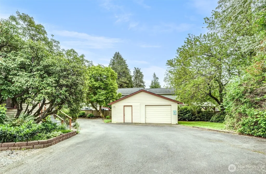 654 W Main Street Monroe WA 98272