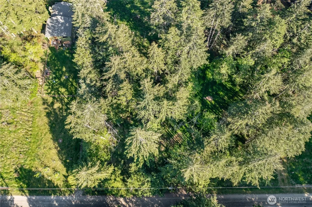 905 E Madrona Boulevard NW Lakebay WA 98349
