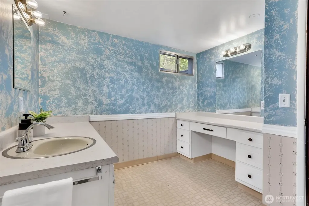 602 N 16th Avenue Kelso WA 98626