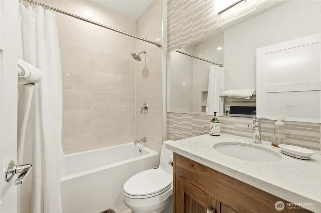 7226 S Ryan Street Seattle WA 98178