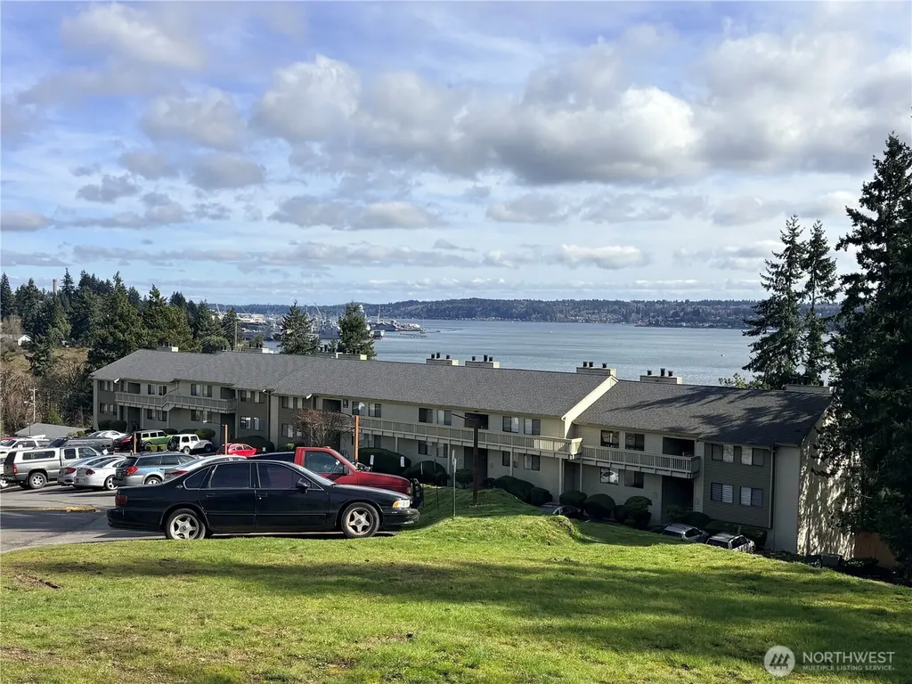 1700 W Sunn Fjord Lane Bremerton WA 98312