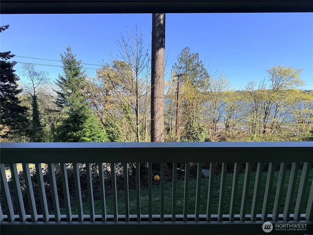 1700 W Sunn Fjord Lane Bremerton WA 98312