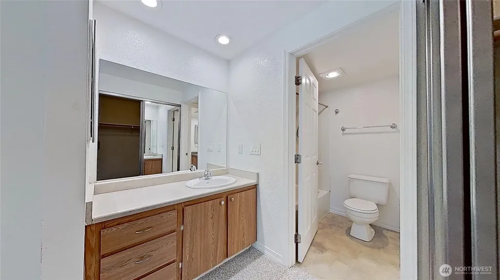 1700 W Sunn Fjord Lane Bremerton WA 98312