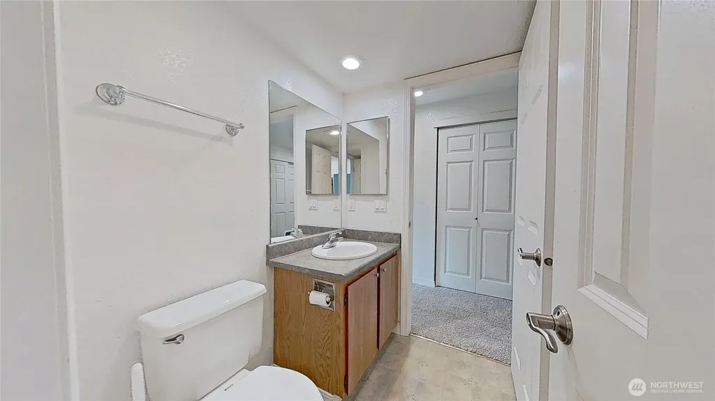 1700 W Sunn Fjord Lane Bremerton WA 98312