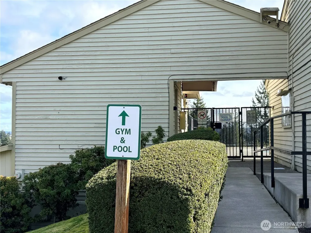 1700 W Sunn Fjord Lane Bremerton WA 98312