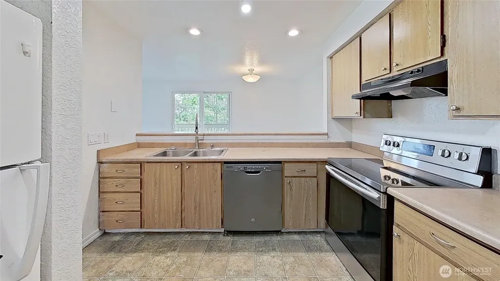 1700 W Sunn Fjord Lane Bremerton WA 98312