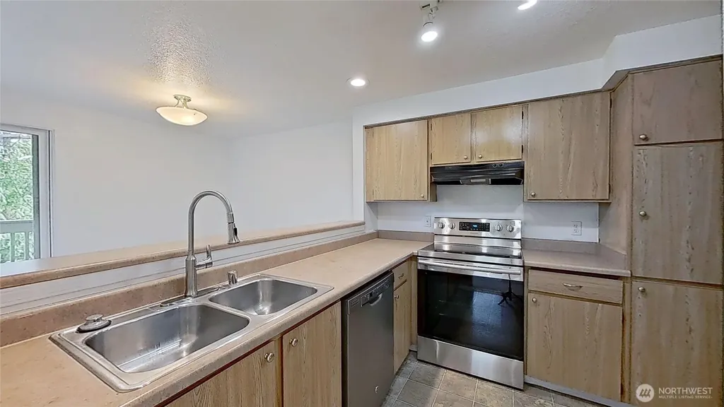 1700 W Sunn Fjord Lane Bremerton WA 98312