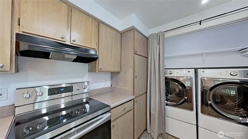 1700 W Sunn Fjord Lane Bremerton WA 98312