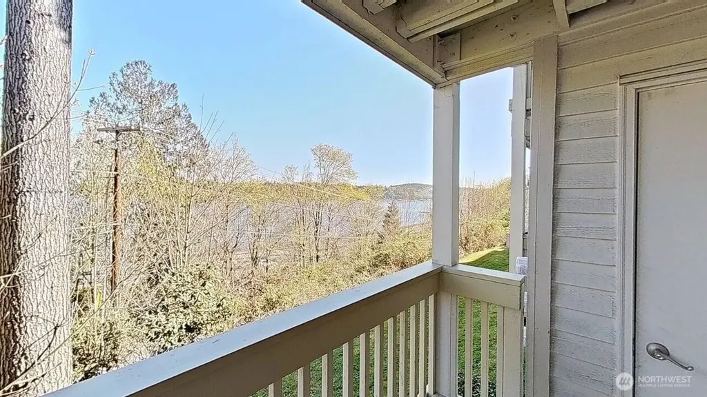 1700 W Sunn Fjord Lane Bremerton WA 98312