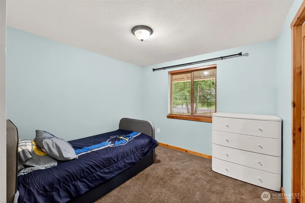 10303 Matthews Avenue Anderson Island WA 98303