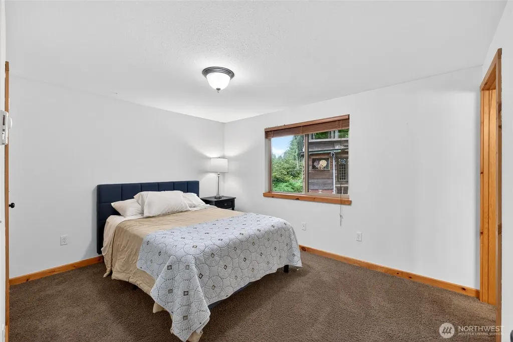 10303 Matthews Avenue Anderson Island WA 98303