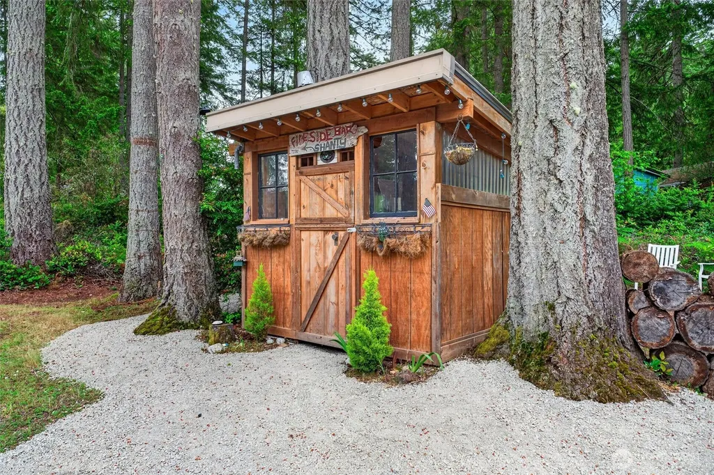 10303 Matthews Avenue Anderson Island WA 98303