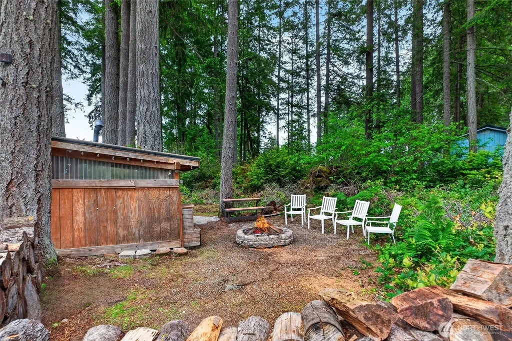 10303 Matthews Avenue Anderson Island WA 98303