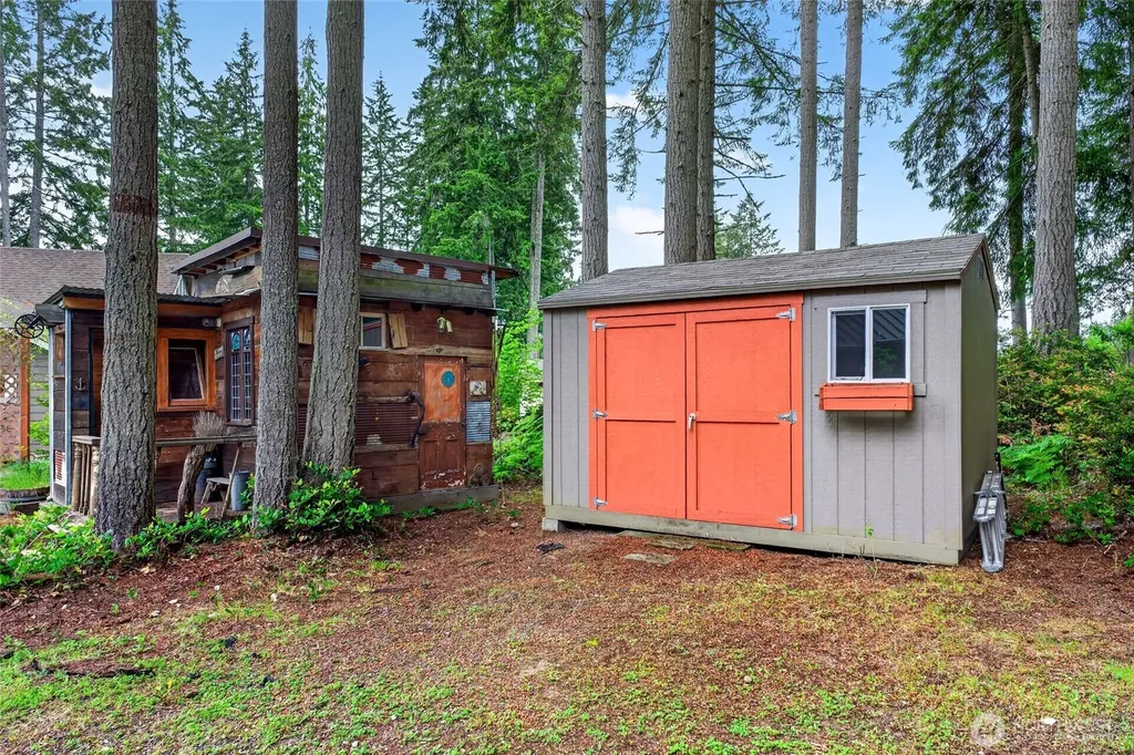 10303 Matthews Avenue Anderson Island WA 98303