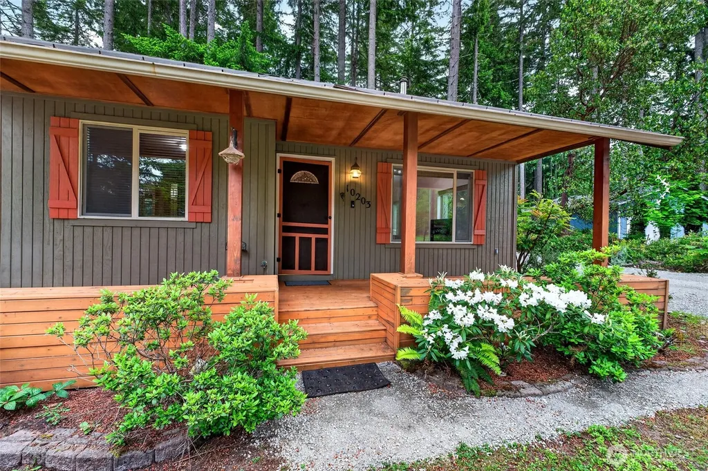 10303 Matthews Avenue Anderson Island WA 98303